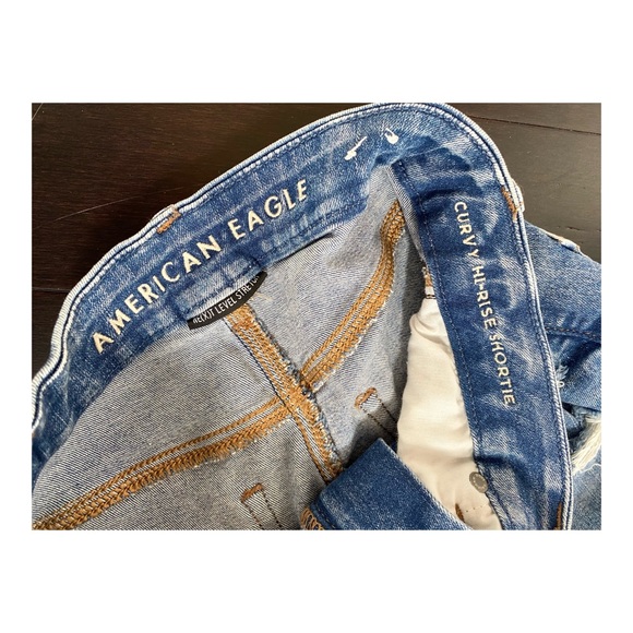 American Eagle Curvy Hi-Waist Distressed Shorts - Picture 5 of 7